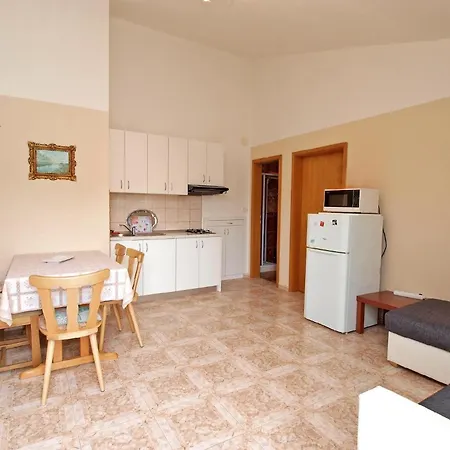 Apartment Fuer 4 Personen Ca 48 Qm In Fazana-surida, Istrien Istrische Riviera *