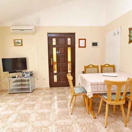 Apartment Fuer 4 Personen Ca 48 Qm In Fazana-surida, Istrien Istrische Riviera Valbandon